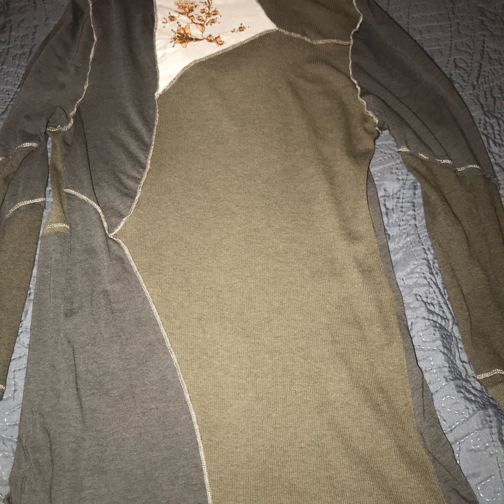 Top - Picture 3 of 3